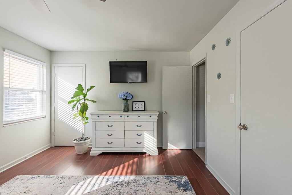 Cozy Townhome Retreat With King Bed Near I-10, Capitol, Fsu & Famu Tallahassee Kültér fotó